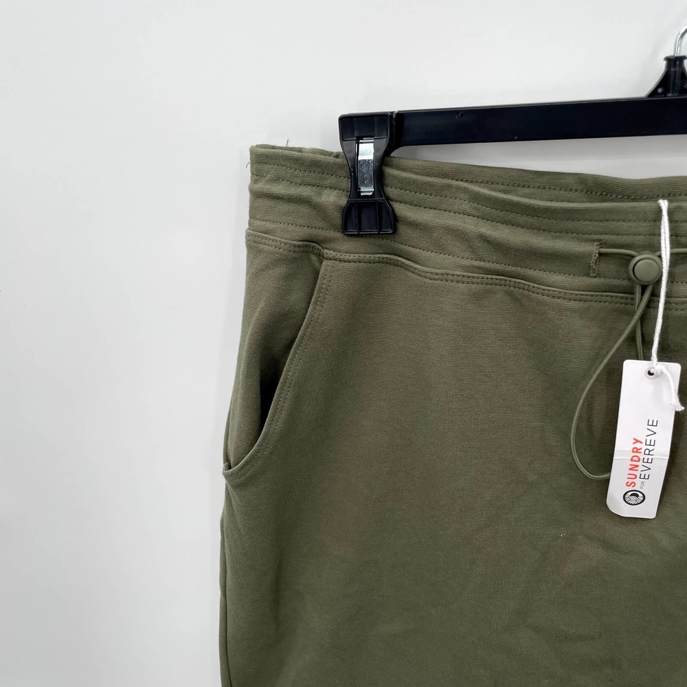 SUNDRY FOR EVEREVE Sunday Skirt with Bungee Drawcord in Olive // 4 (XL) - Picture 3 of 8